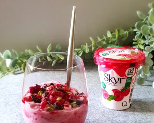 Chiapudding_med_Skyr_Bringebær_Panna_Cotta