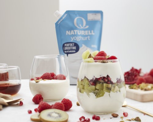 Parfait med Q® Yoghurt Naturell, granola og bær